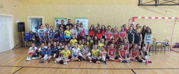 Siatkarski turniej z Oliegiem Achremem