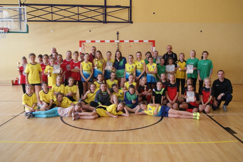 Gminne Mistrzostwa Szkół Podstawowych w halowej piłce nożnej dziewcząt Krynica-Zdrój, 10.10.2017 r.