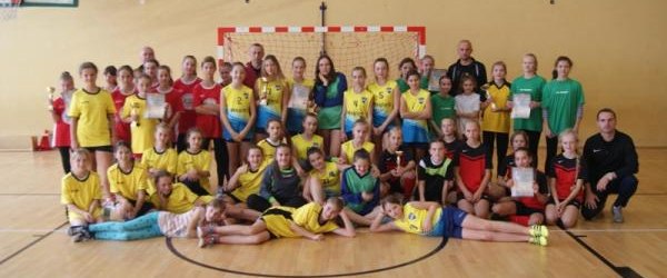 Gminne Mistrzostwa Szkół Podstawowych w halowej piłce nożnej dziewcząt Krynica-Zdrój, 10.10.2017 r.