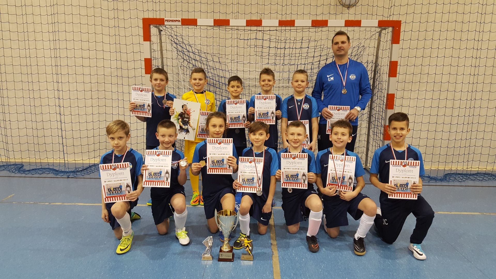 II miejsce Mineralnych na Halowym Turnieju Piłki Nożnej im. Antoniego Barwińskiego