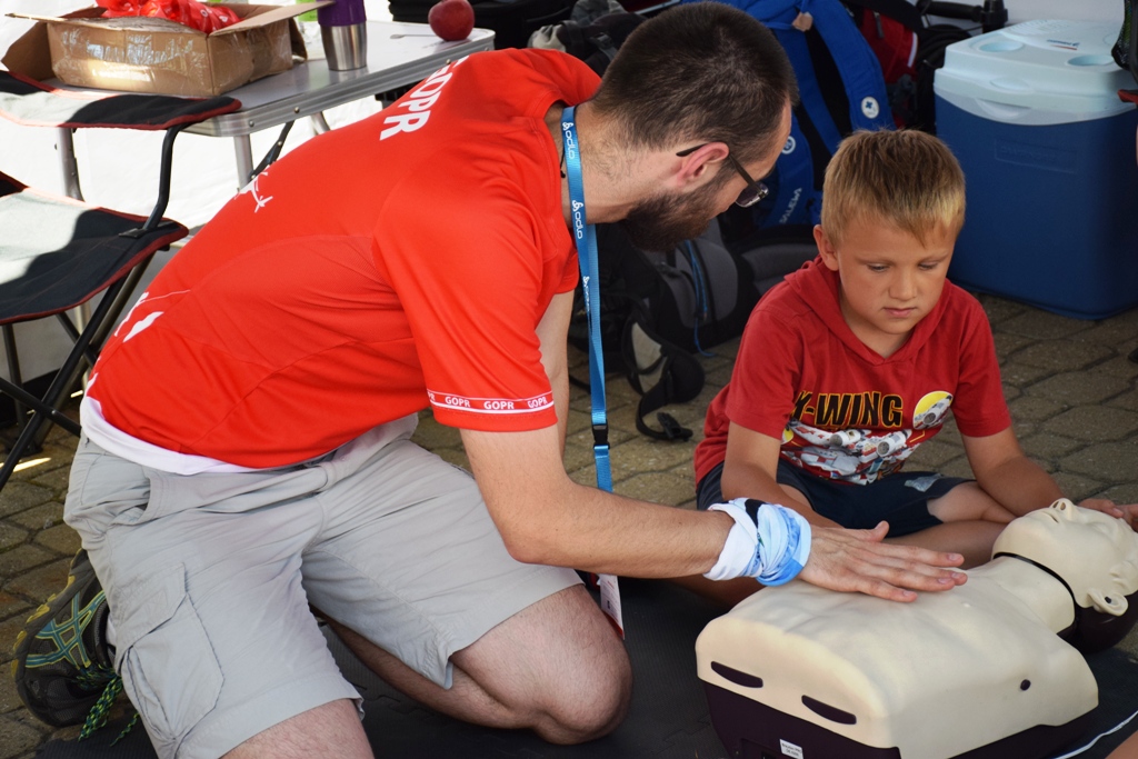 GOPRowcy uczyli zasad bezpieczeństwa w górach i nad wodą