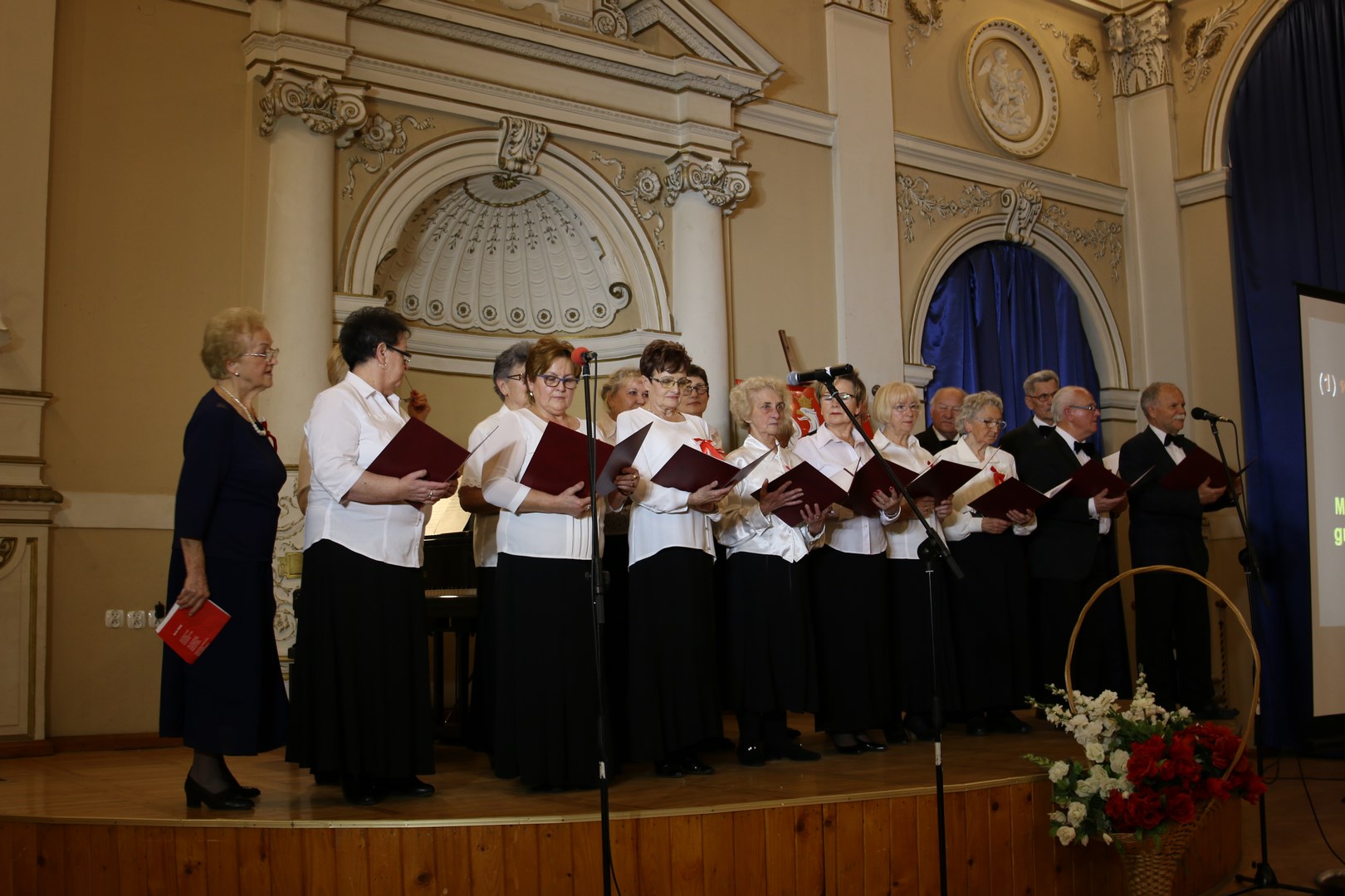 Koncert Pieśni Patriotycznych - Zespół Wokalny „Kryniccy Seniorzy”