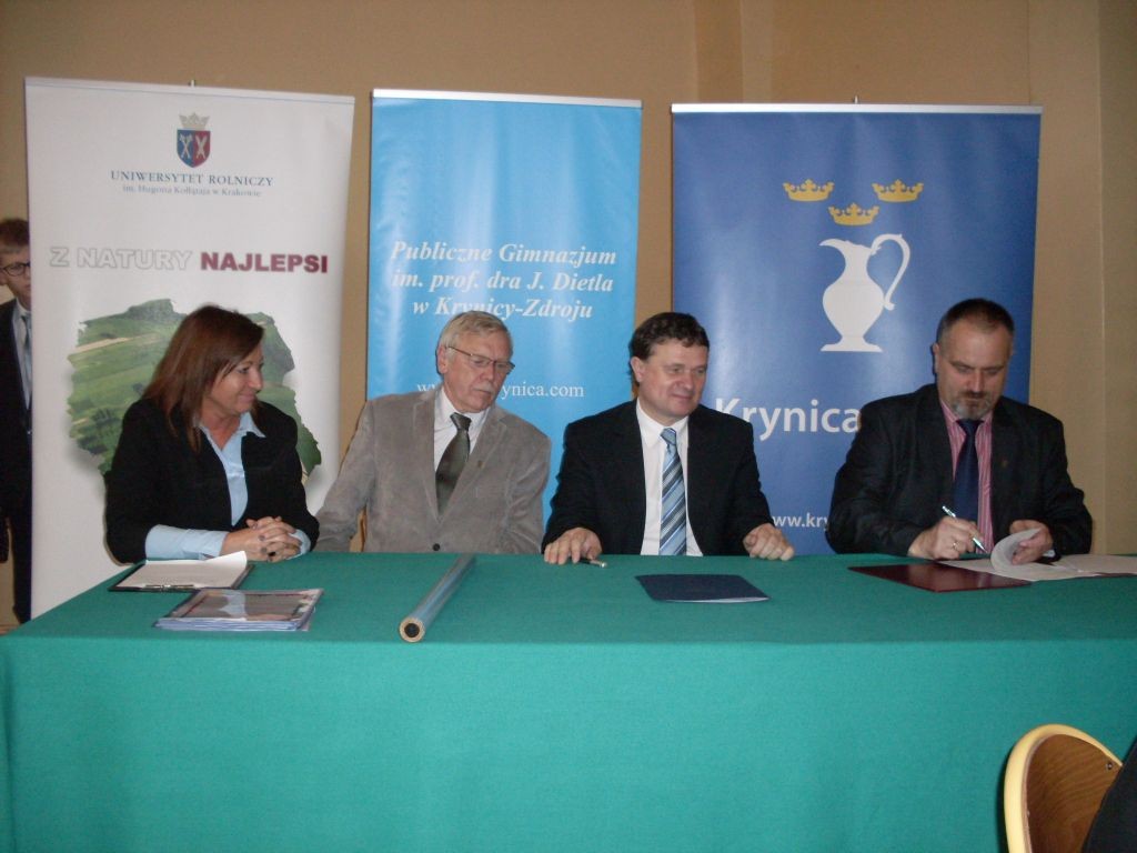 Krynickie gimnazjum objęte patronatem naukowym przez Uniwersytet Rolniczy w Krakowie