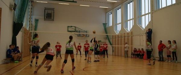 Igrzyska Młodzieży Szkolnej  w piłce siatkowej dziewcząt i chłopców  Tylicz, 22.02.2019 r.