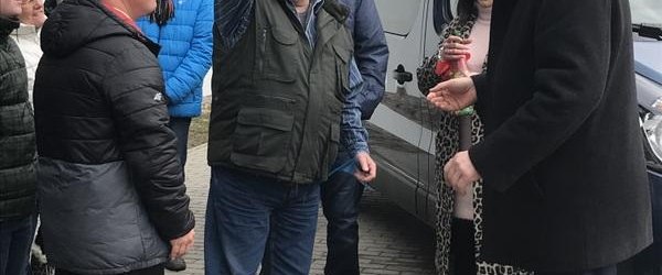 Przekazanie nowego samochodu Renault Trafic dla podopiecznych Środowiskowego Domu Samopomocy w Krynicy-Zdroju