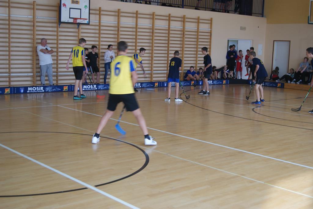 Turniej unihokeja dziewcząt i chłopców starszych „O Puchar Burmistrza Krynicy-Zdroju” Krynica-Zdrój, 29.10.2019 r.