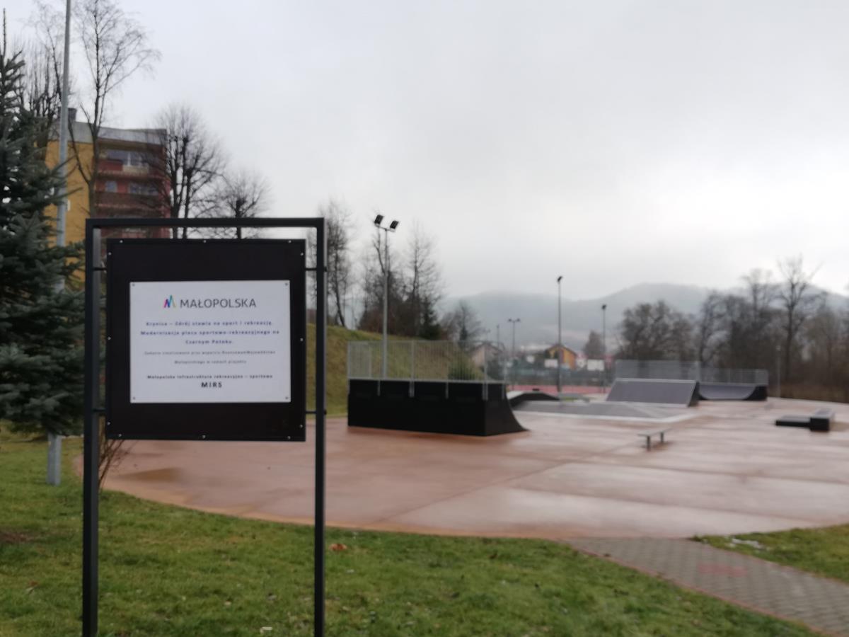 Zakończona modernizacja placu sportowo- rekreacyjnego na Czarnym Potoku