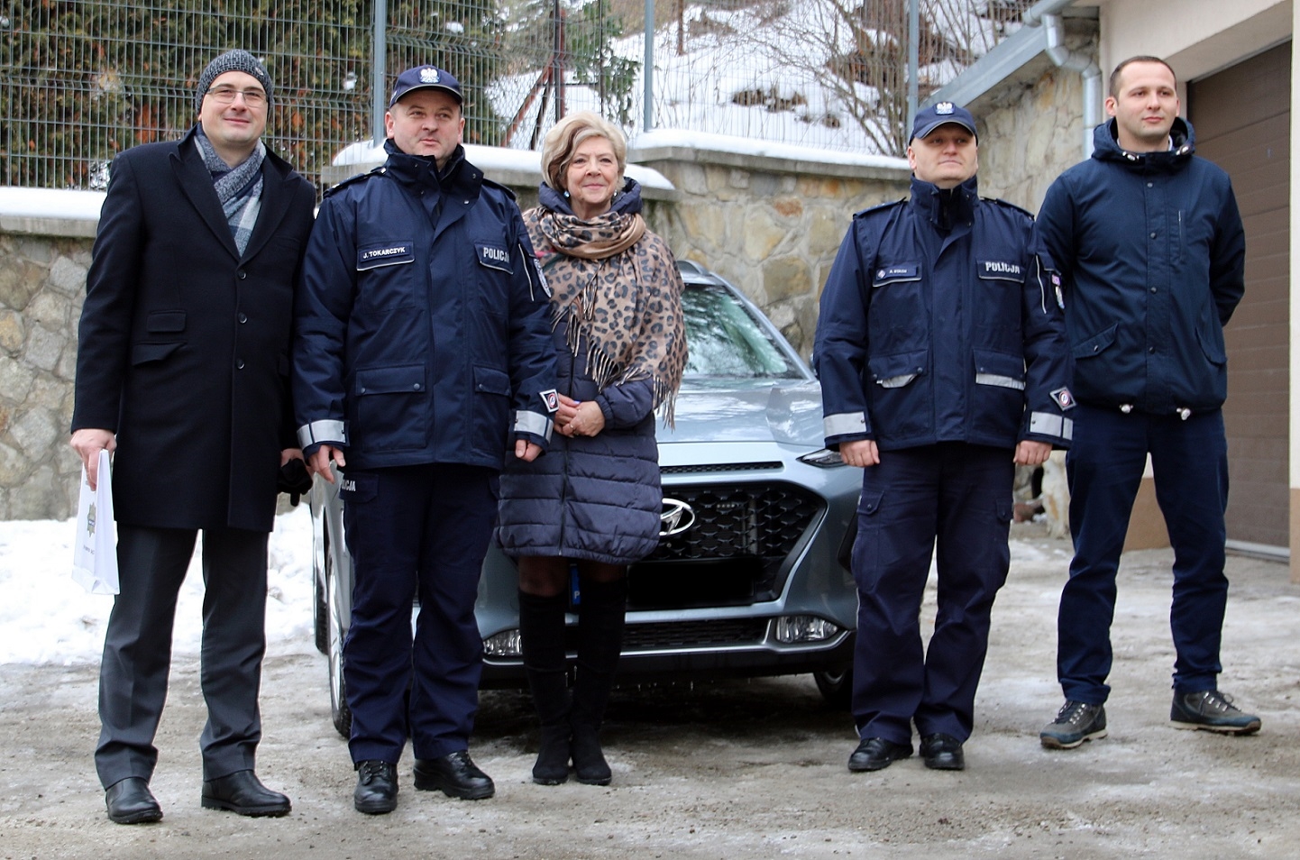 Nowy samochód dla policji z dofinansowaniem Gminy
