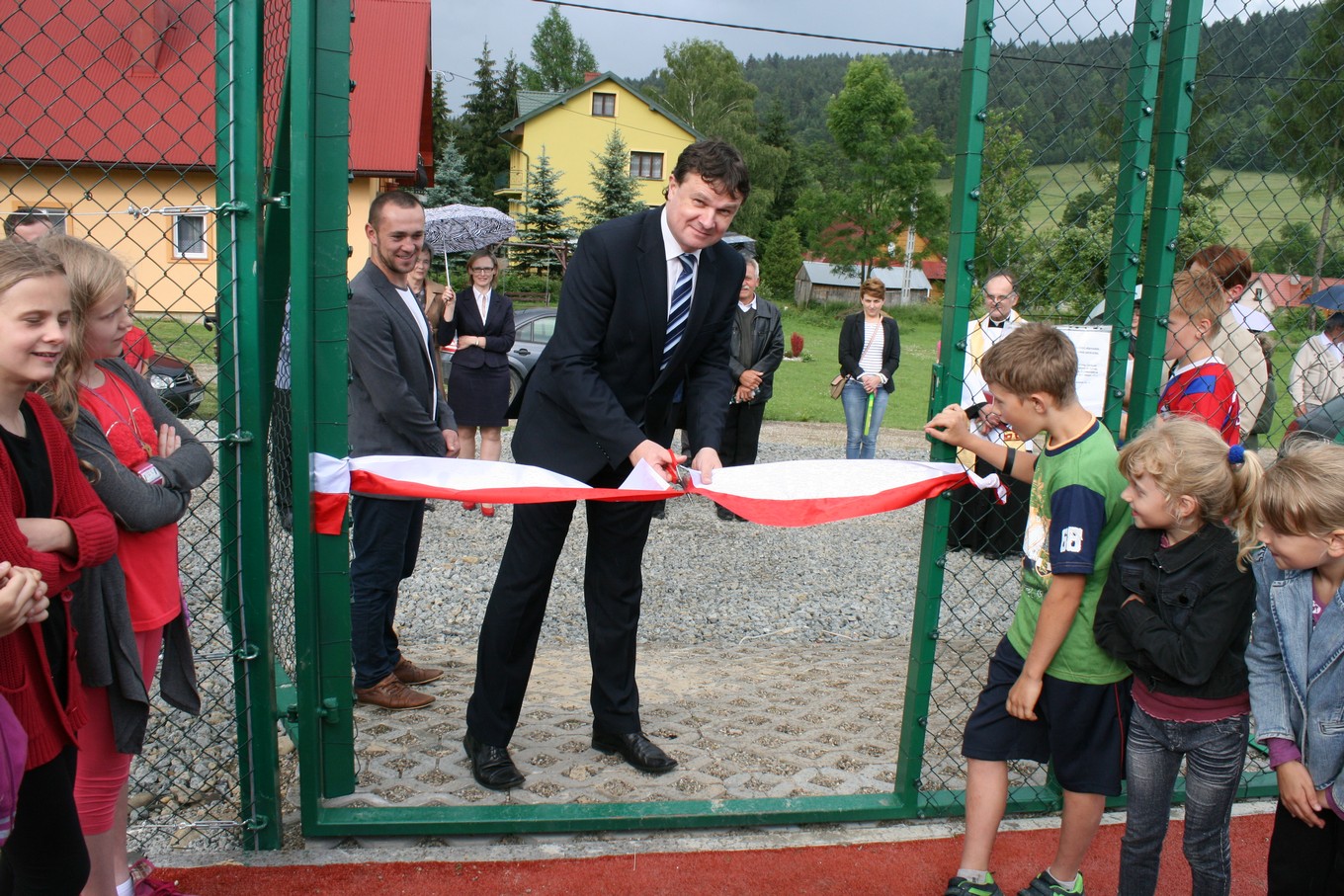 Uroczyste otwarcie wielofunkcyjnego boiska w Bereście