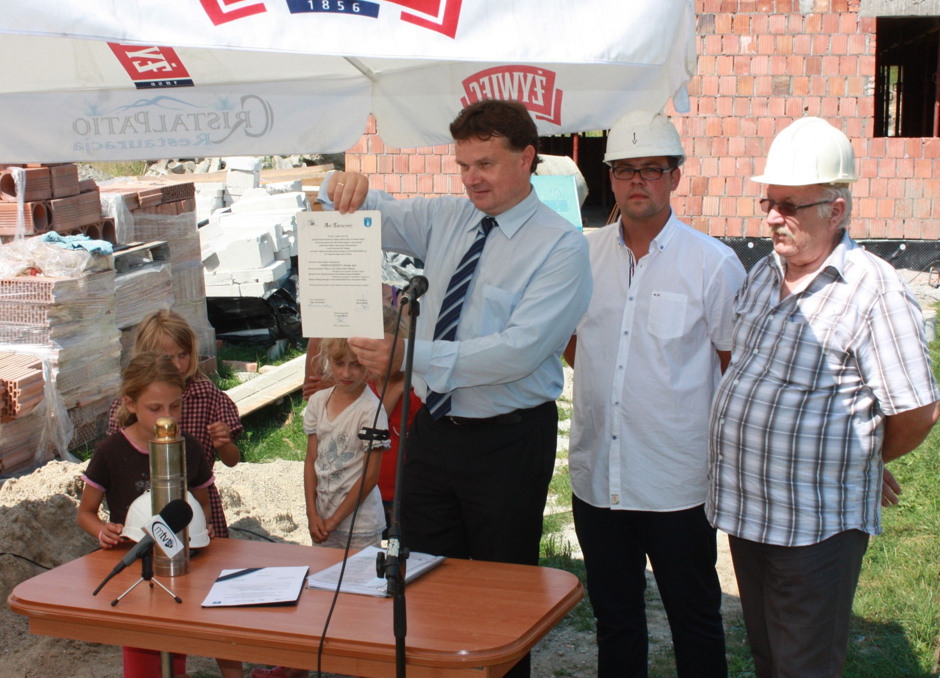 Wmurowano akt erekcyjny w dom Kingi Grucy