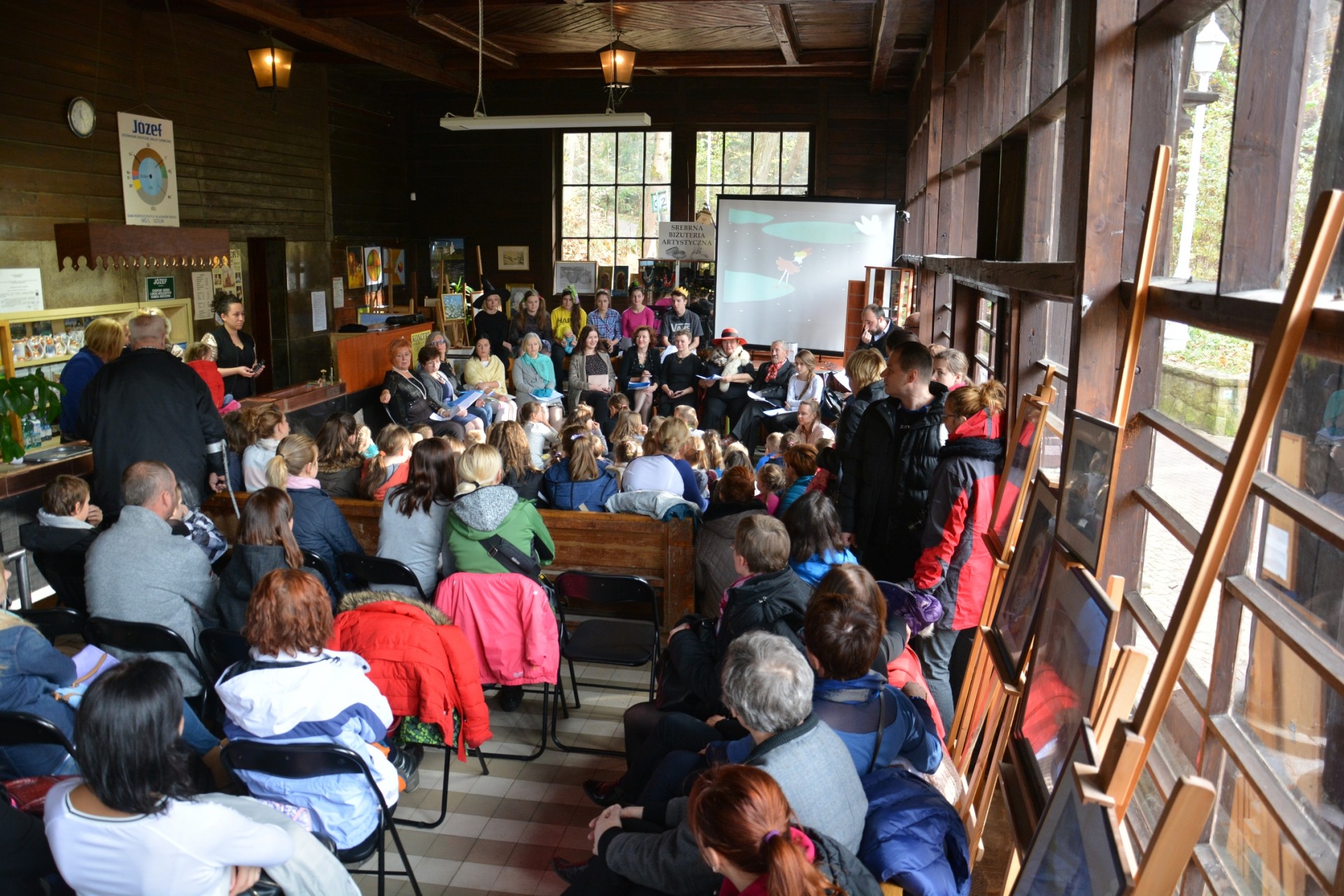 Dzieci słuchały „Calineczki” w Pijalni Jana i Józefa