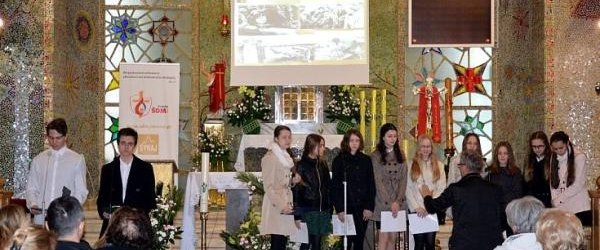 Semper fidelis- kryniccy gimnazjaliści w rocznicę chrztu Polski