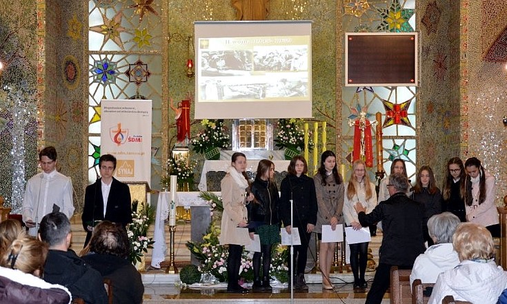 Semper fidelis- kryniccy gimnazjaliści w rocznicę chrztu Polski