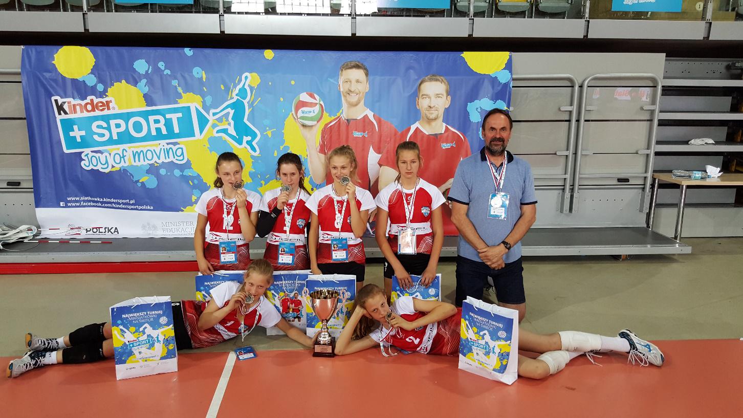 MŁODE SIATKARKI Z KRYNICY WICEMISTRZYNIAMI POLSKI!!!