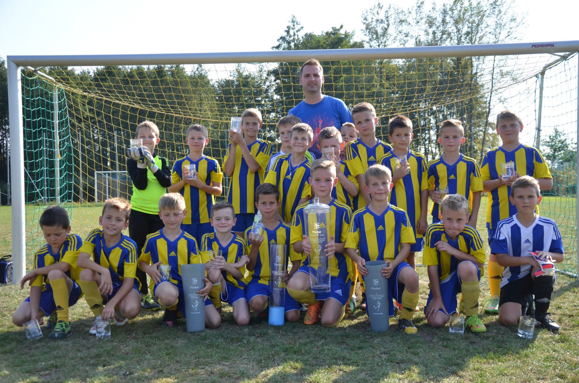 II miejsce piłkarzy MUKS Mineralni Krynica-Zdrój na 60-lecie Błękitni Przyborów